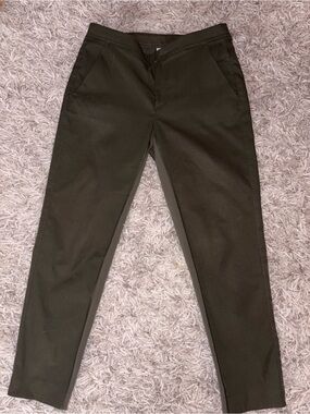 lululemon athletica Womens Chinos in Dark Olive